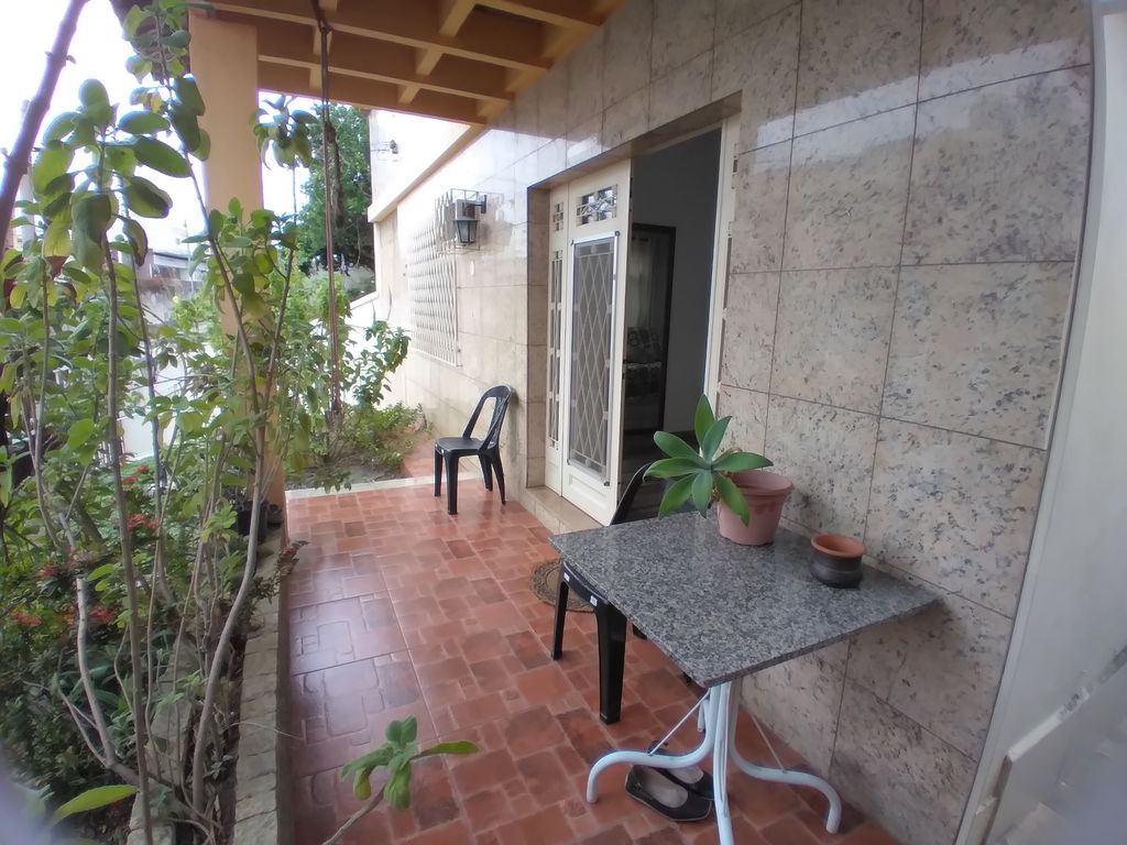 Imagens do imóveis Casa com 3 quartos, garagem com espaço para 3 carros e churrasqueira 100 m²