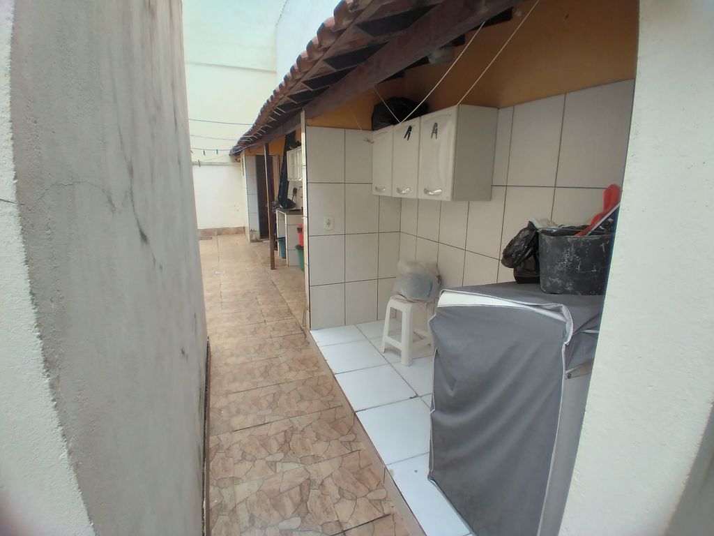 Imagens do imóveis Casa com 3 quartos, garagem com espaço para 3 carros e churrasqueira 100 m²