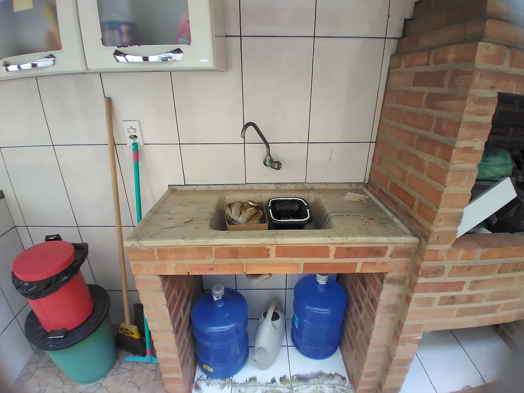 Imagens do imóveis Casa com 3 quartos, garagem com espaço para 3 carros e churrasqueira 100 m²