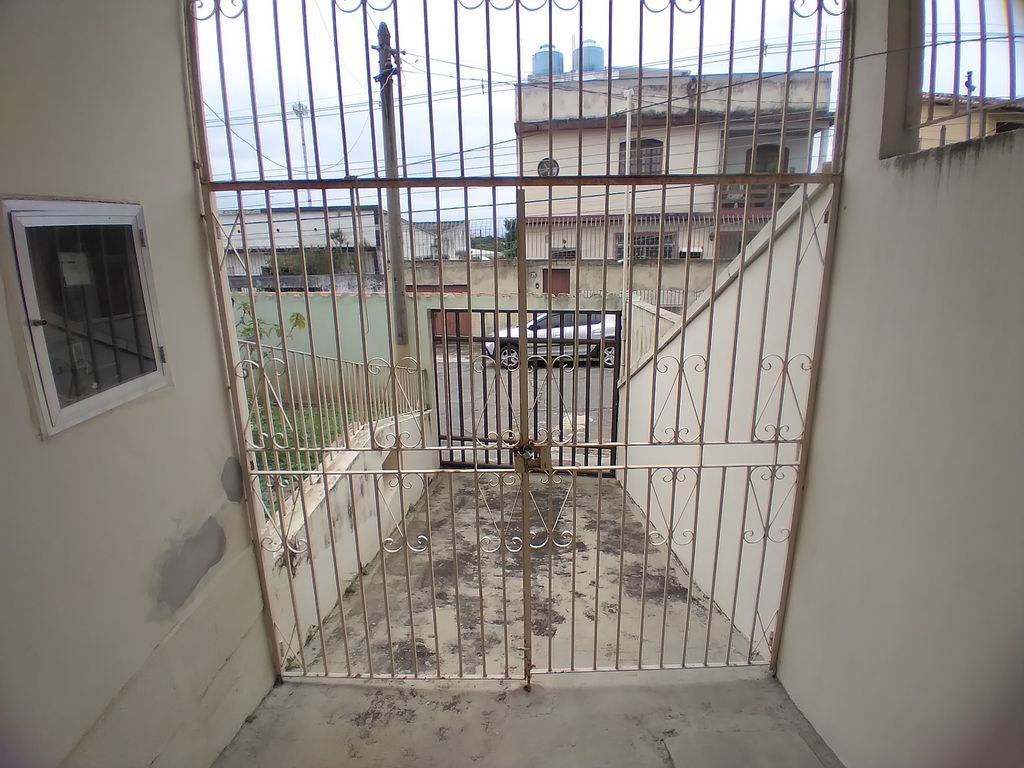 Imagens do imóveis Casa com 3 quartos, garagem com espaço para 3 carros e churrasqueira 100 m²