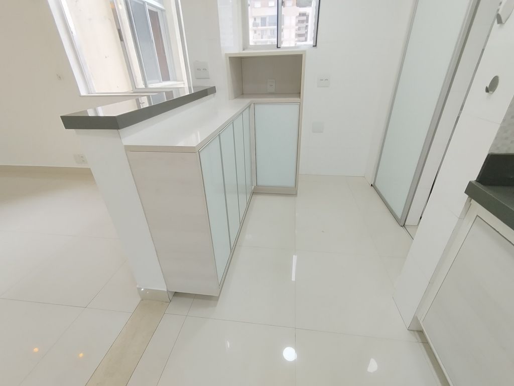 Imagens do imóveis Apartamento de dois quartos, sala cozinha, Copacabana para venda Rio de Janeiro