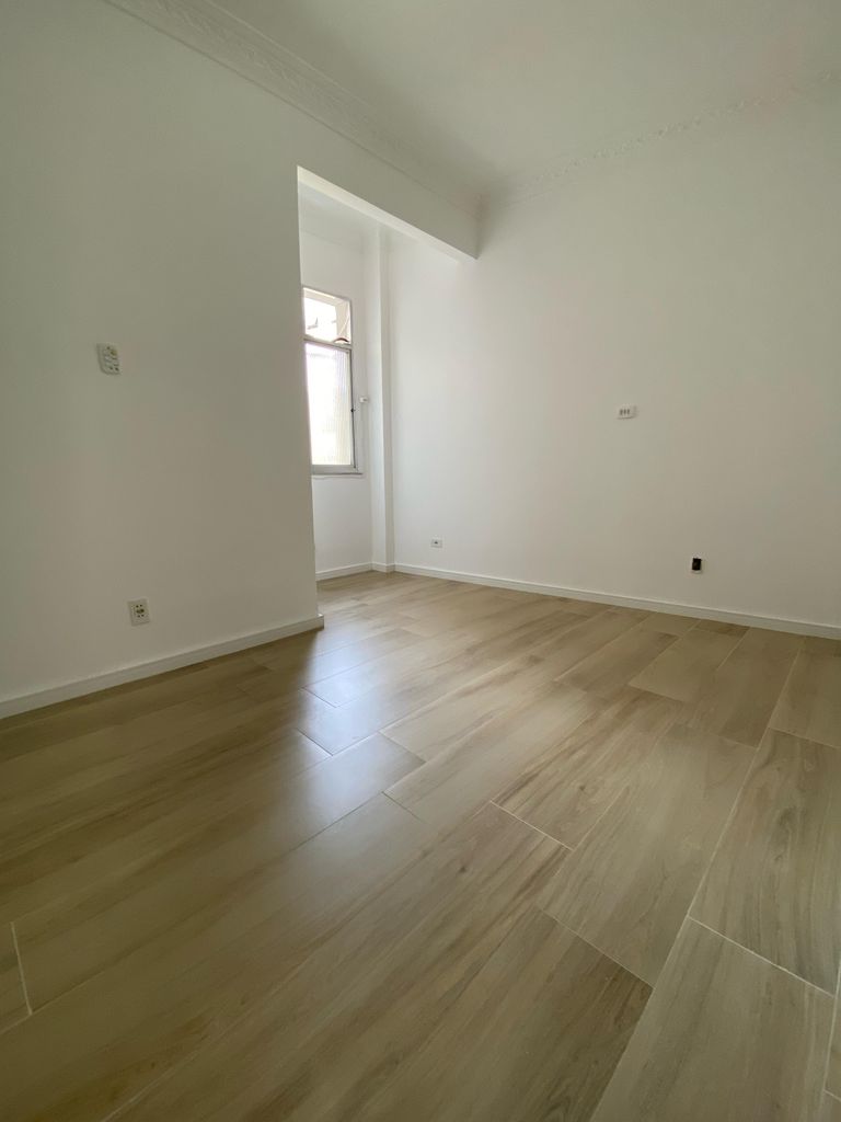 Imagens do imóveis Apartamento Sala e Quarto com Dependência completa no Flamengo