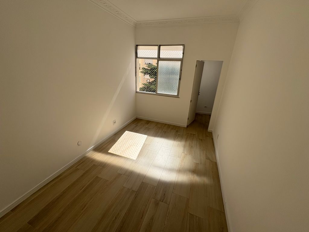 Imagens do imóveis Apartamento Sala e Quarto com Dependência completa no Flamengo