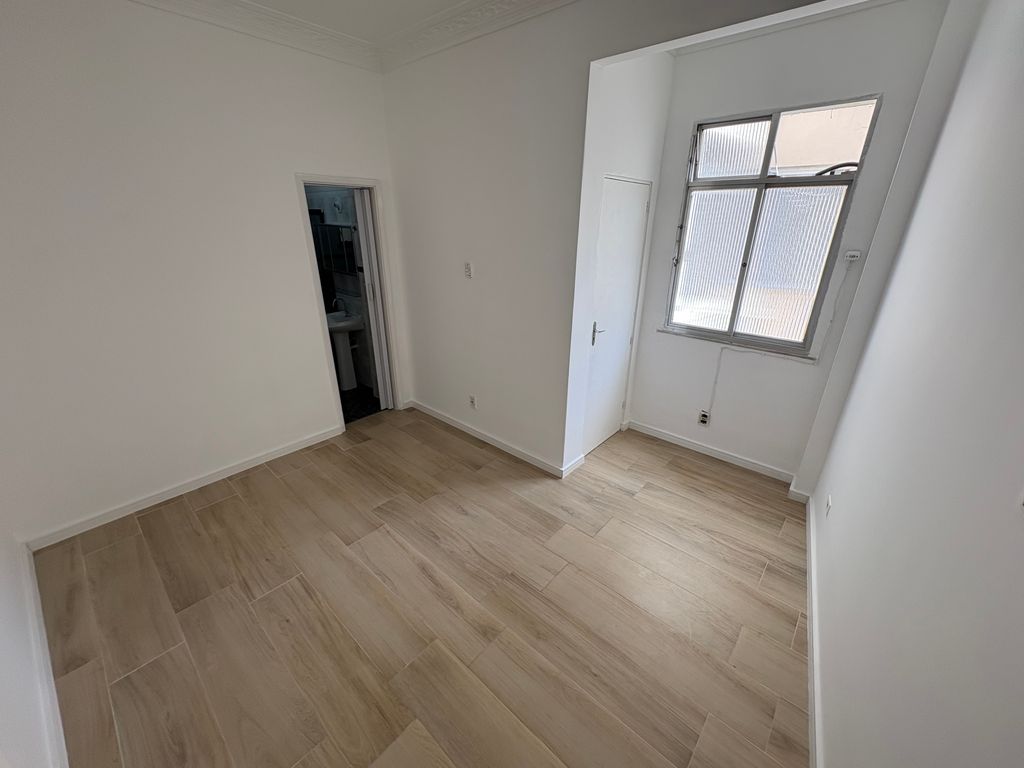 Imagens do imóveis Apartamento Sala e Quarto com Dependência completa no Flamengo