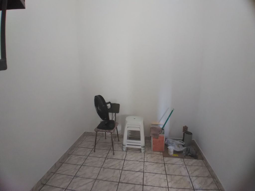 Imagens do imóveis Casa à Venda com 4 quartos, 2 banheiros 140m² por R$ 400.000