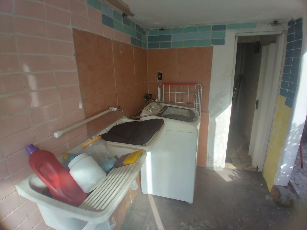 Imagens do imóveis Casa à Venda com 4 quartos, 2 banheiros 140m² por R$ 400.000