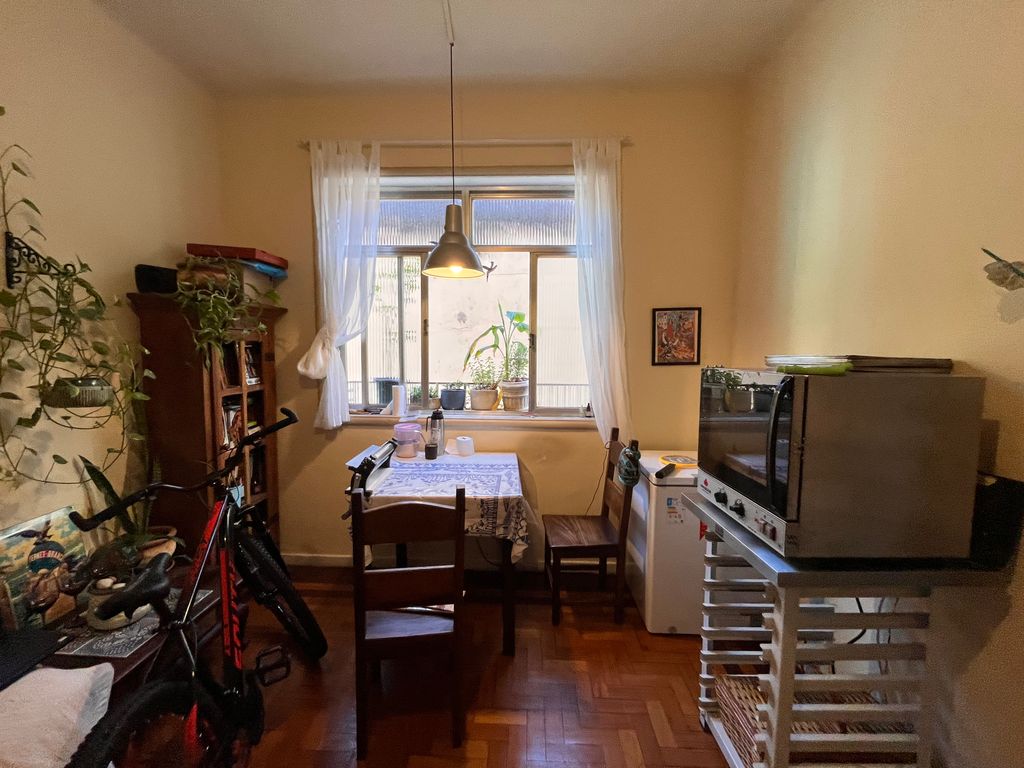 Imagens do imóveis Apartamento  2 quartos+varandinha com 76m² na Rua Monte Alegre Santa Teresa