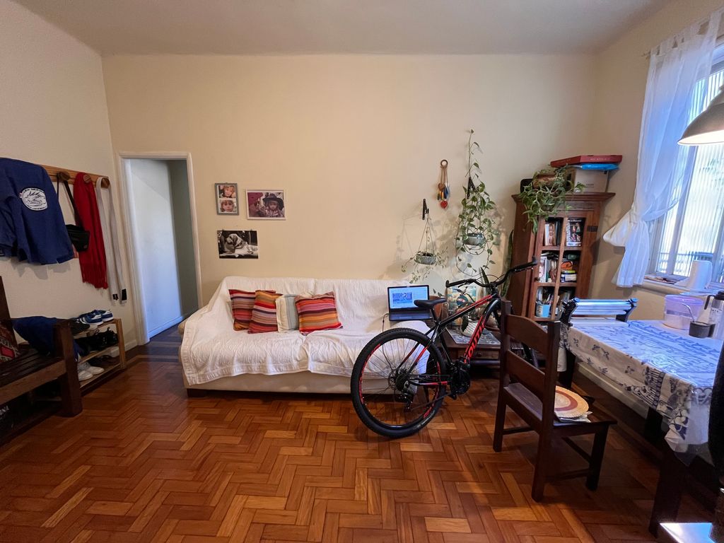 Imagens do imóveis Apartamento  2 quartos+varandinha com 76m² na Rua Monte Alegre Santa Teresa