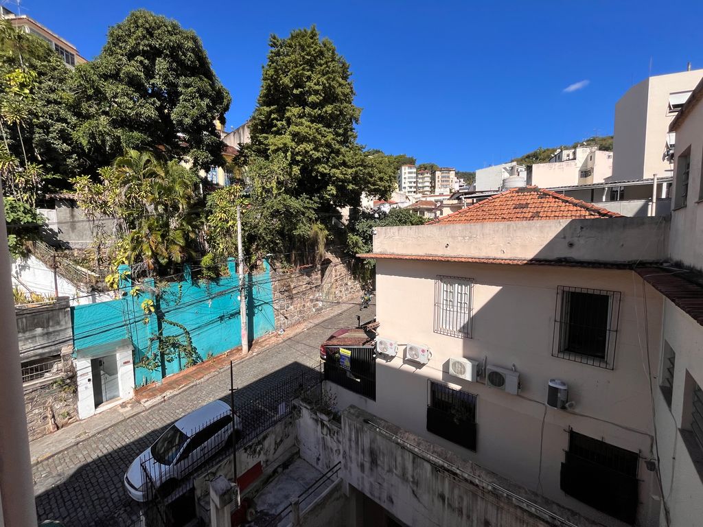 Imagens do imóveis Apartamento  2 quartos+varandinha com 76m² na Rua Monte Alegre Santa Teresa