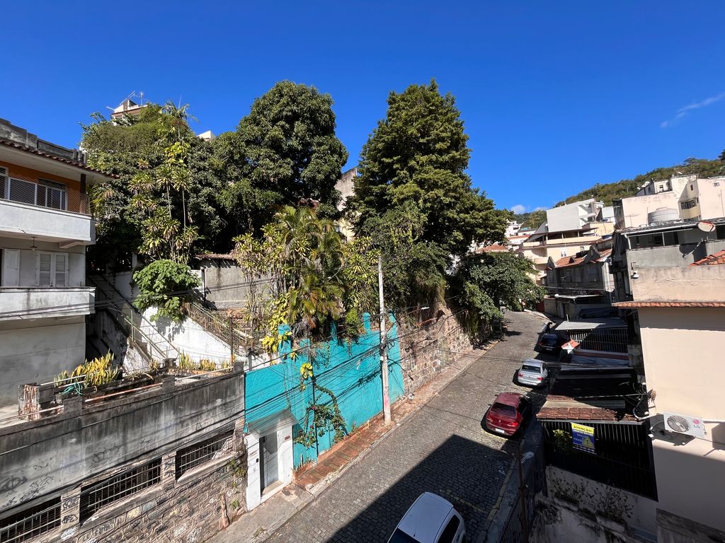 Imagens do imóveis Apartamento  2 quartos+varandinha com 76m² na Rua Monte Alegre Santa Teresa