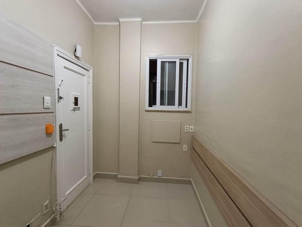 Imagens do imóveis Apartamento tipo Sala e Quarto para venda em Bairro de Fátima, Rio de Janeiro