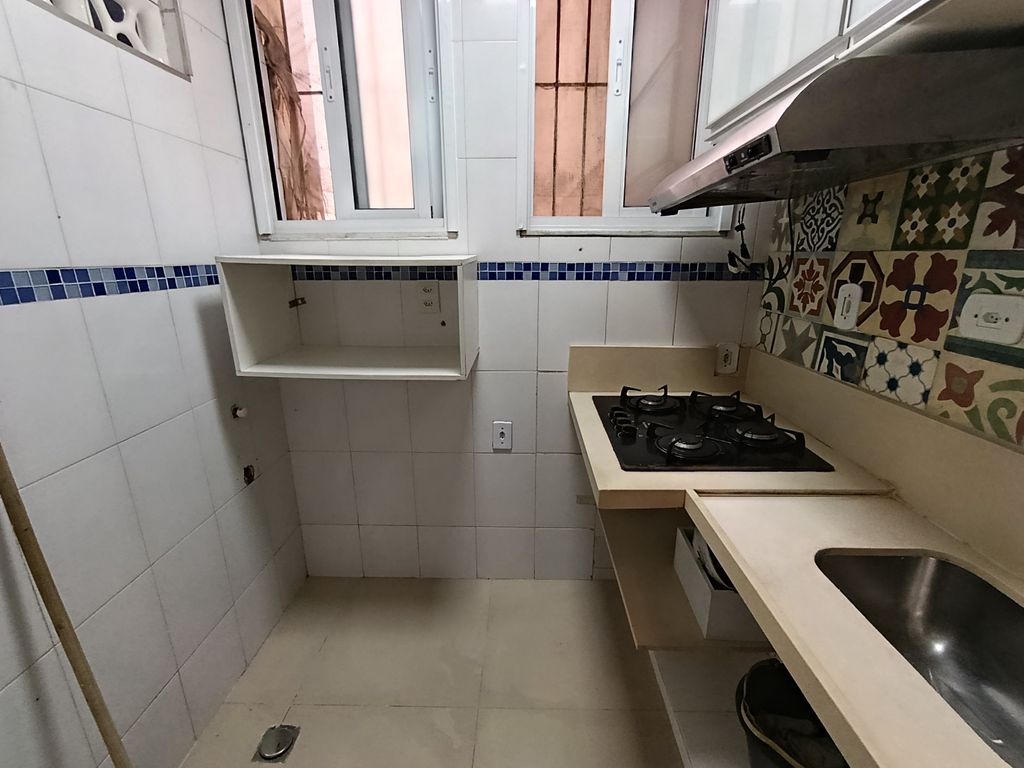 Imagens do imóveis Apartamento tipo Sala e Quarto para venda em Bairro de Fátima, Rio de Janeiro