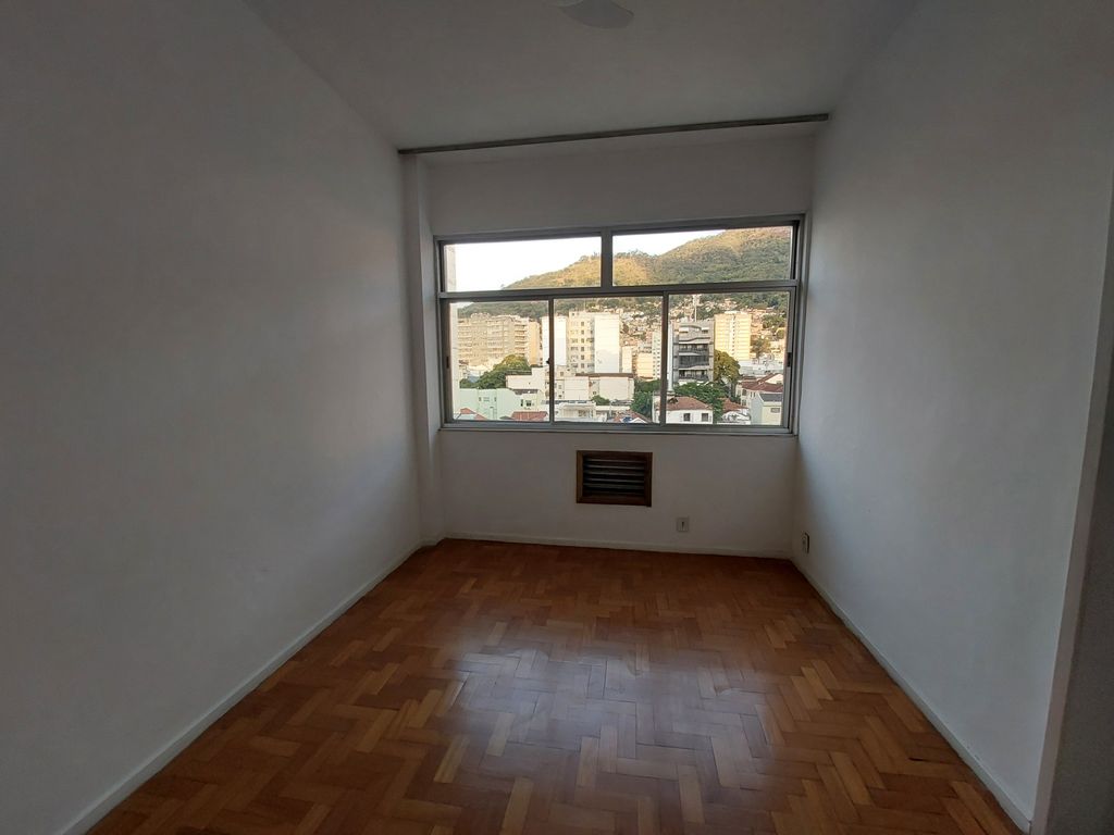 Imagens do imóveis Apartamento três quartos Tijuca próximo da praça saens penha