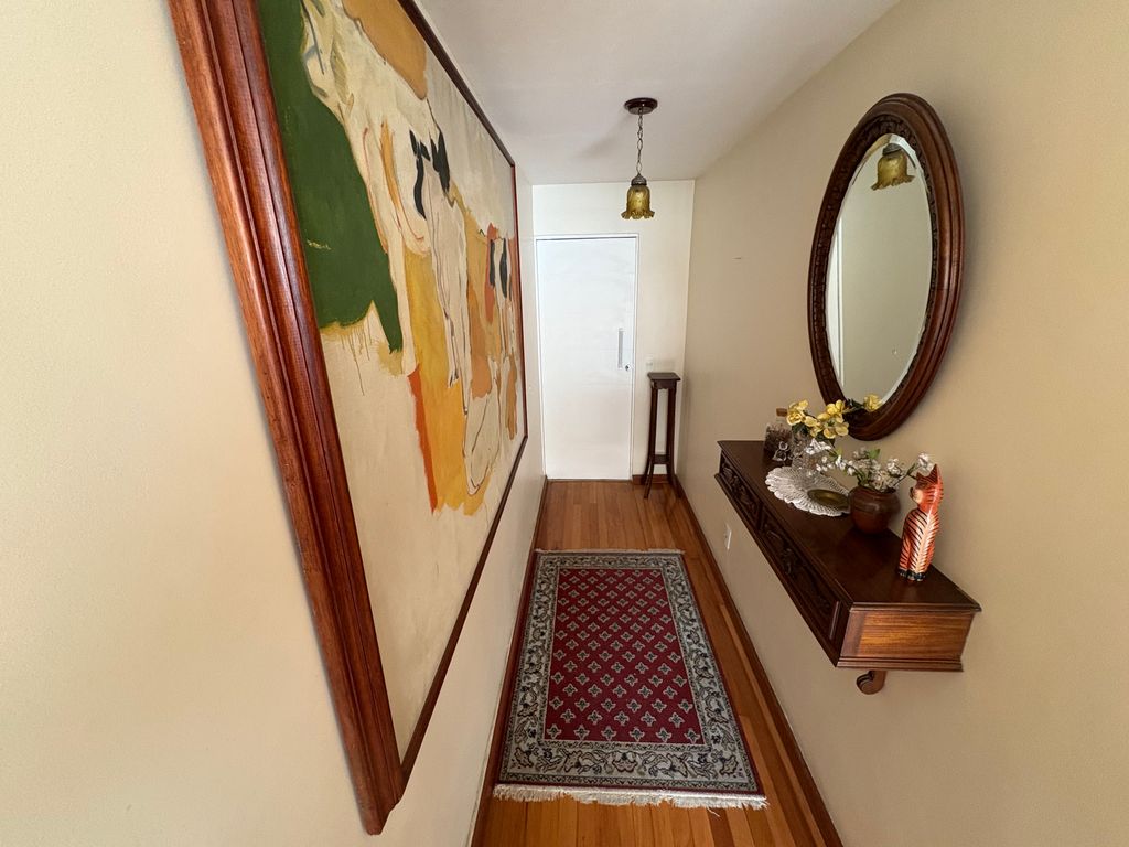 Imagens do imóveis Excelente Apartamento composto por 3 quartos em Laranjeiras e vaga de garagem