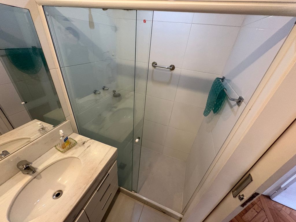 Imagens do imóveis Excelente Apartamento composto por 3 quartos em Laranjeiras e vaga de garagem