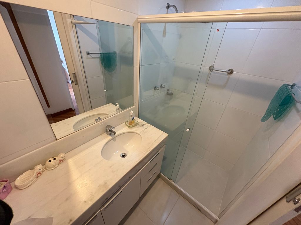 Imagens do imóveis Excelente Apartamento composto por 3 quartos em Laranjeiras e vaga de garagem