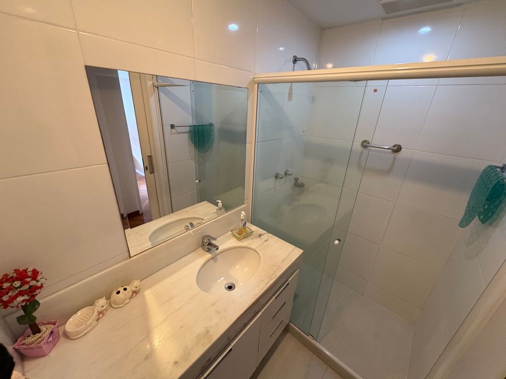 Imagens do imóveis Excelente Apartamento composto por 3 quartos em Laranjeiras e vaga de garagem