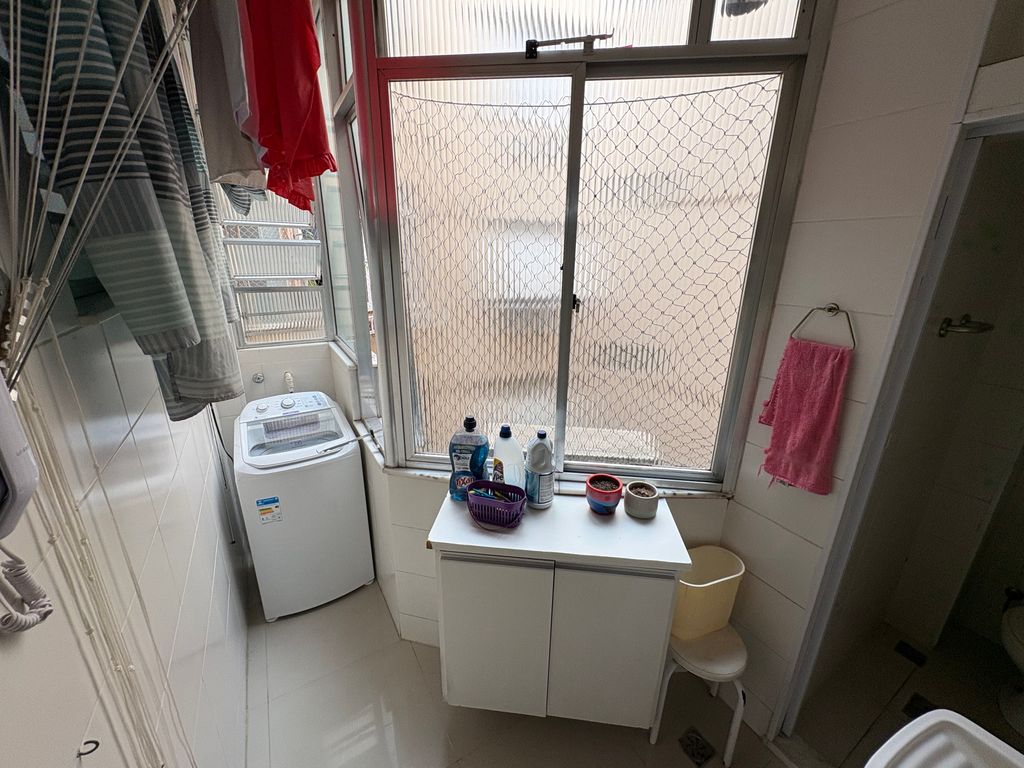 Imagens do imóveis Excelente Apartamento composto por 3 quartos em Laranjeiras e vaga de garagem