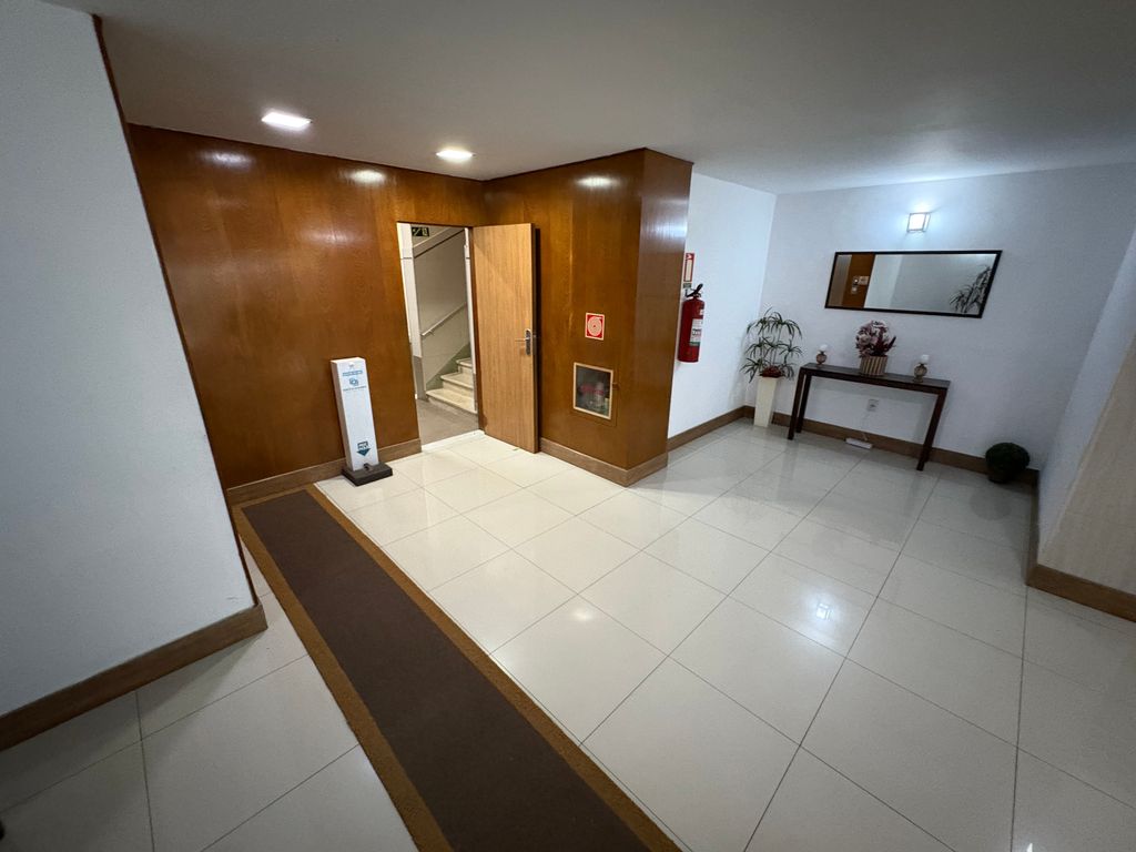 Imagens do imóveis Excelente Apartamento composto por 3 quartos em Laranjeiras e vaga de garagem
