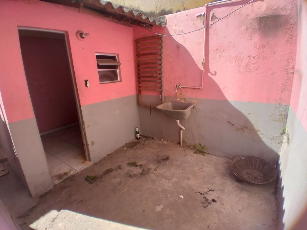 Imagens do imóveis Casa à Venda com 2 quartos, 1 banheiro e 55m² por R$ 250.000