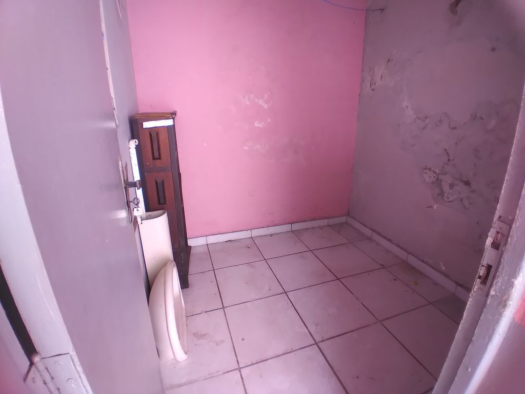 Imagens do imóveis Casa à Venda com 2 quartos, 1 banheiro e 55m² por R$ 250.000