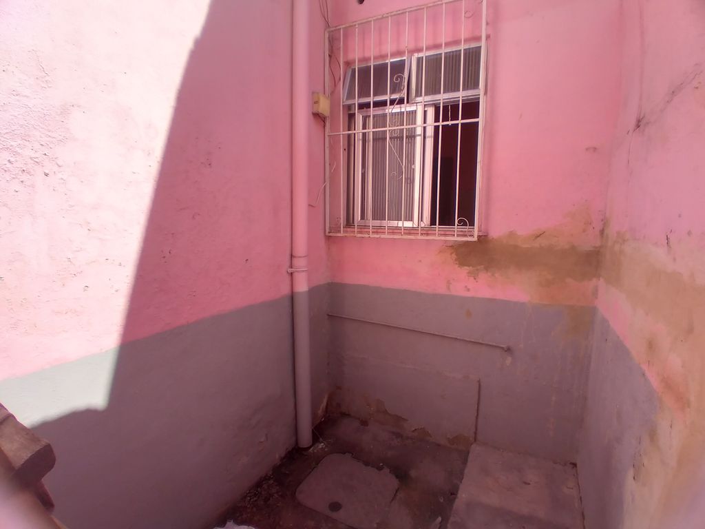 Imagens do imóveis Casa à Venda com 2 quartos, 1 banheiro e 55m² por R$ 250.000