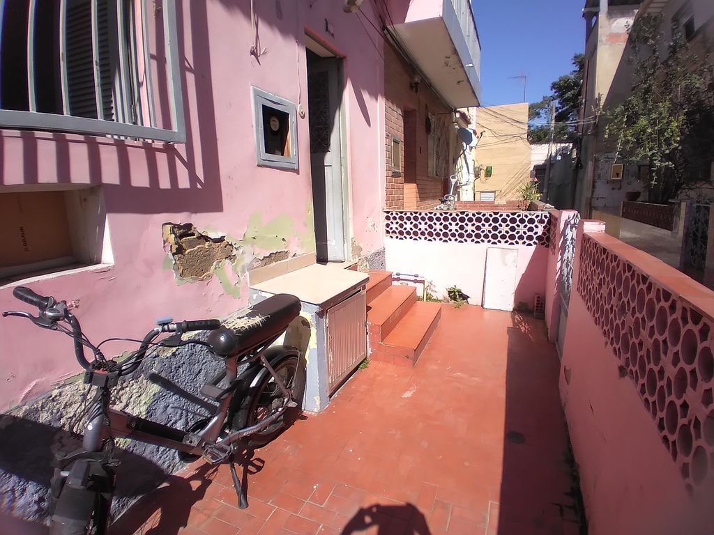 Imagens do imóveis Casa à Venda com 2 quartos, 1 banheiro e 55m² por R$ 250.000