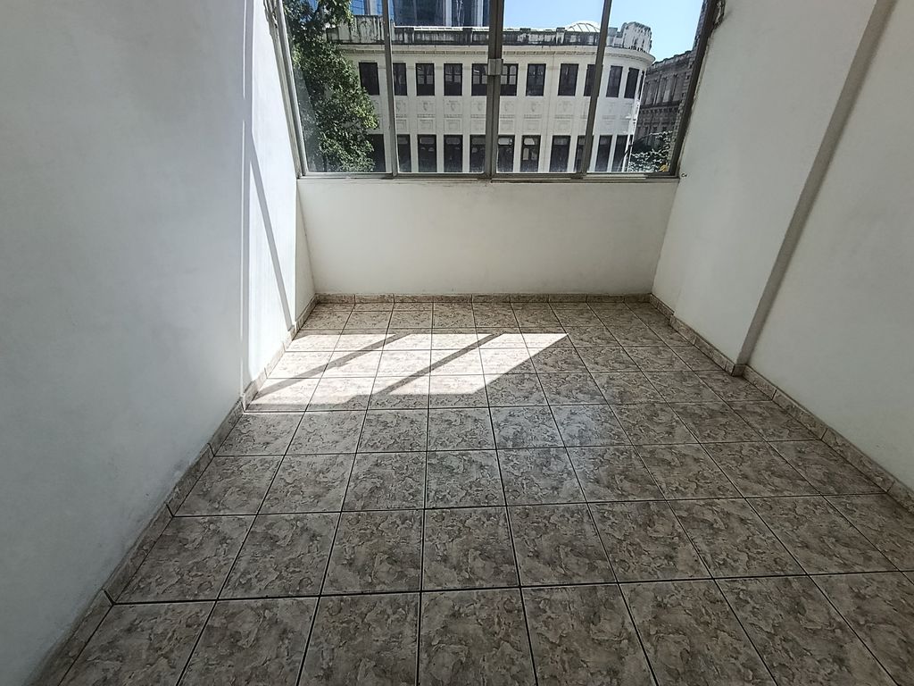 Imagens do imóveis Apartamento de Sala e dois Quartos Garagem em Centro para venda Rio de Jeniro
