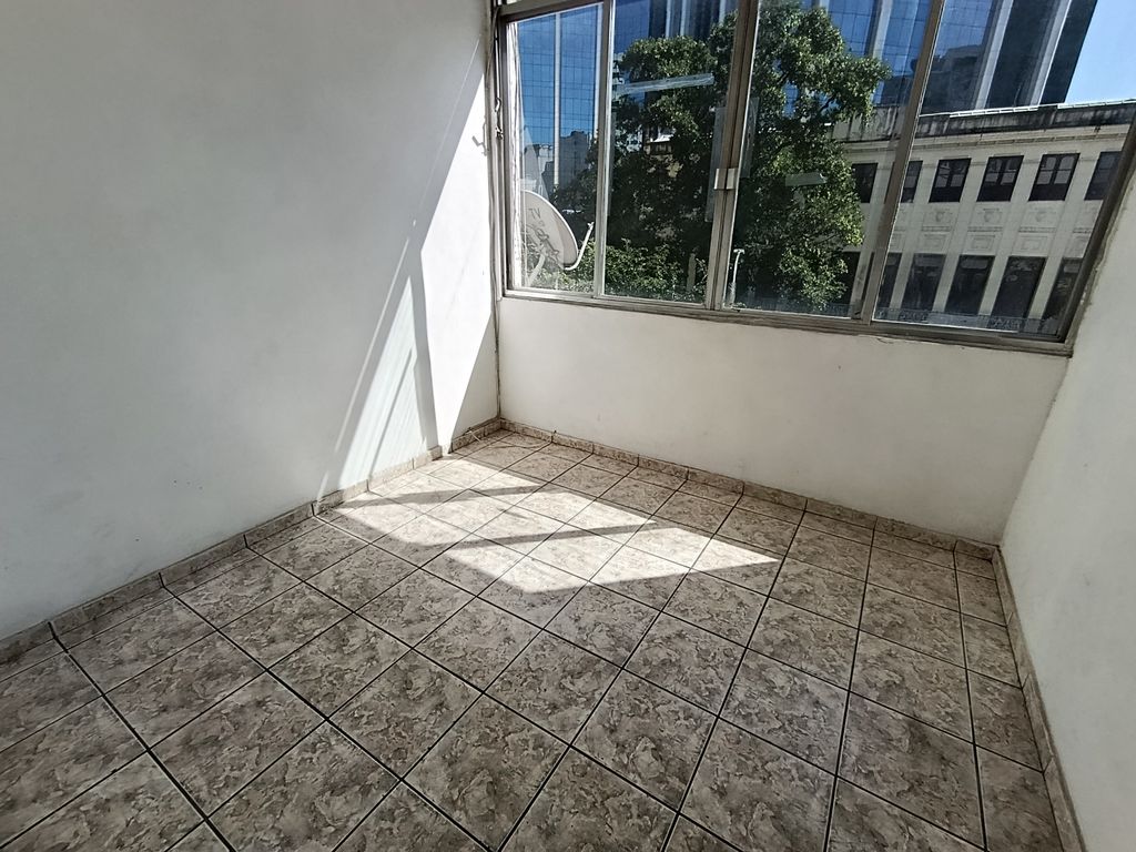 Imagens do imóveis Apartamento de Sala e dois Quartos Garagem em Centro para venda Rio de Jeniro