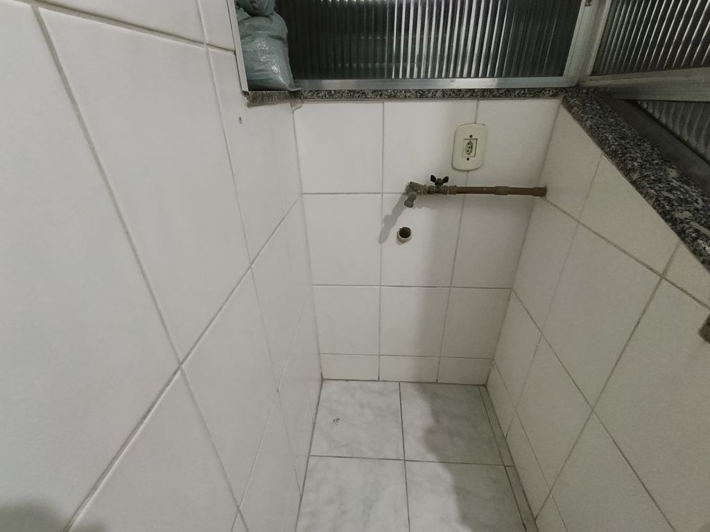 Imagens do imóveis Apartamento sala um quarto no bairro de Fátima para venda centro Rio de Janeiro