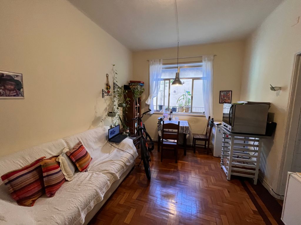 Imagens do imóveis Apartamento  2 quartos+varandinha com 76m² na Rua Monte Alegre Santa Teresa