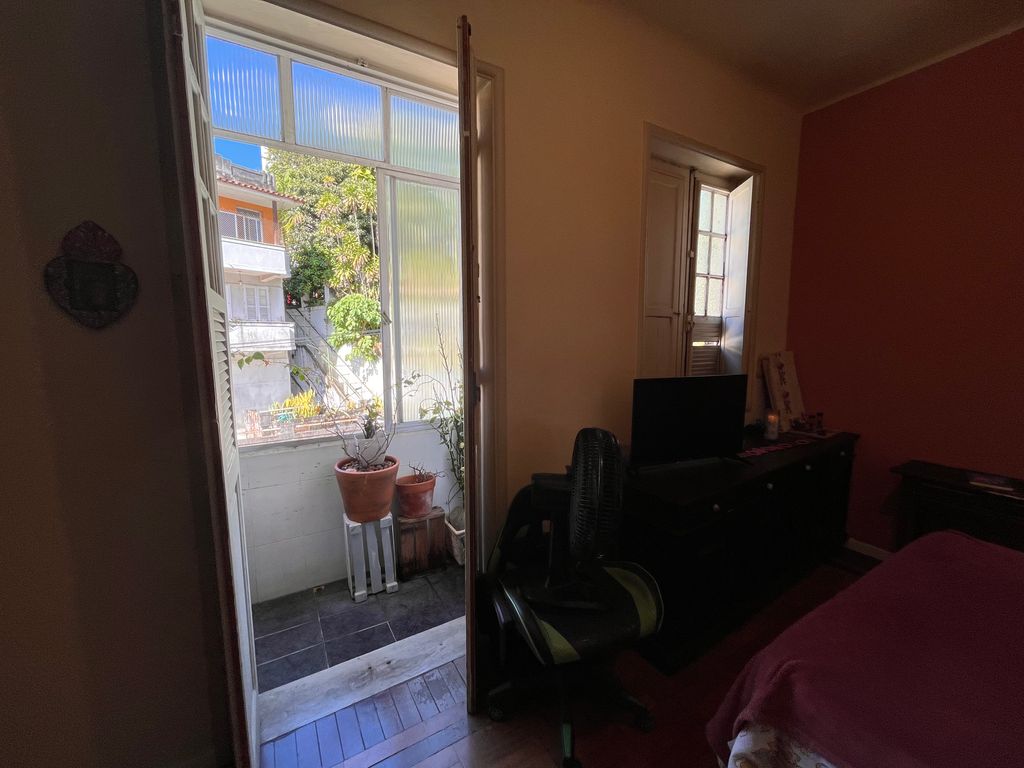 Imagens do imóveis Apartamento  2 quartos+varandinha com 76m² na Rua Monte Alegre Santa Teresa