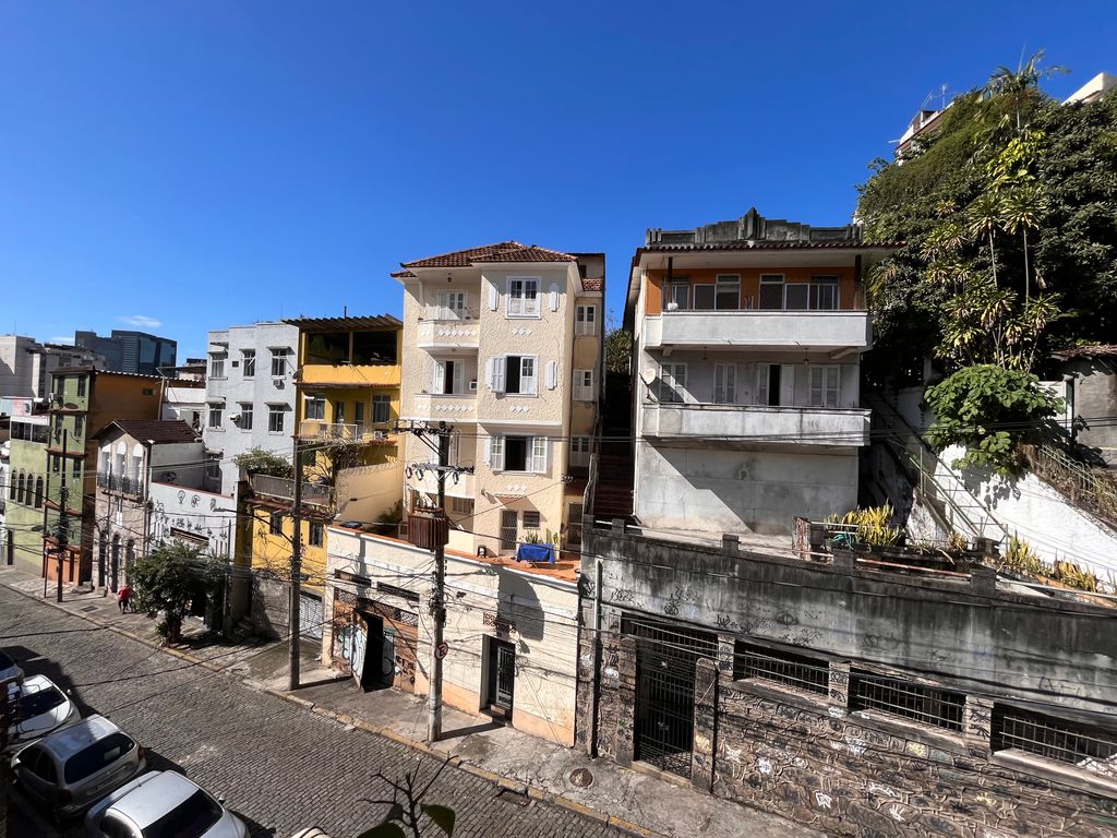 Imagens do imóveis Apartamento  2 quartos+varandinha com 76m² na Rua Monte Alegre Santa Teresa