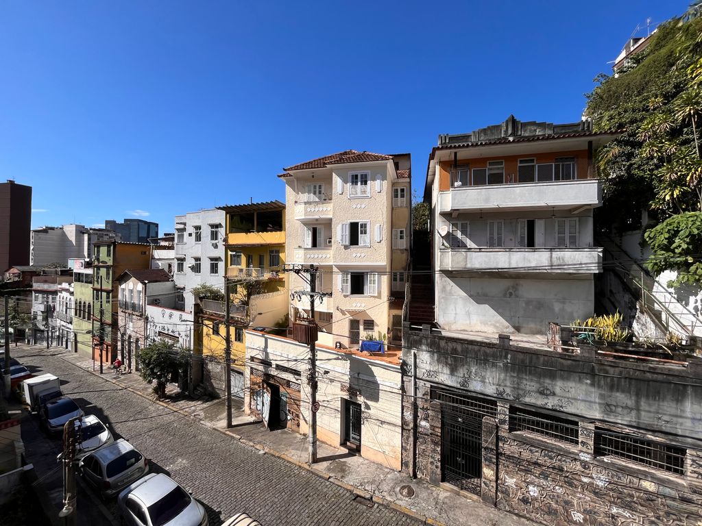 Imagens do imóveis Apartamento  2 quartos+varandinha com 76m² na Rua Monte Alegre Santa Teresa