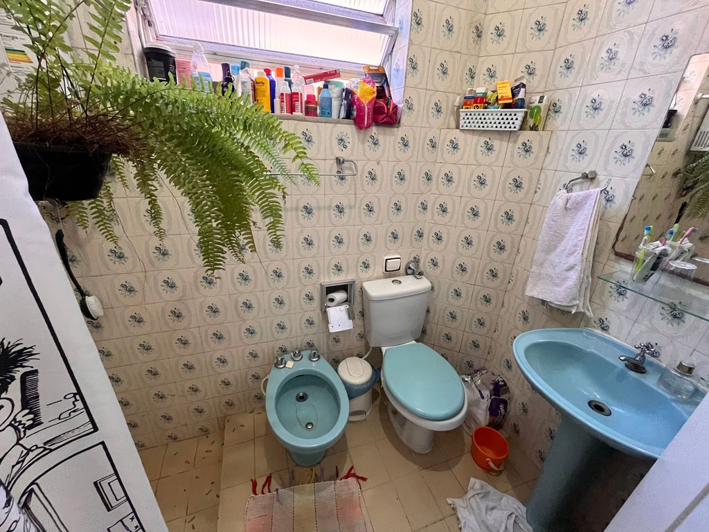 Imagens do imóveis Apartamento  2 quartos+varandinha com 76m² na Rua Monte Alegre Santa Teresa