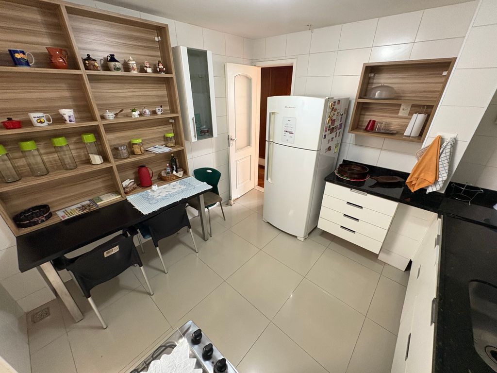 Imagens do imóveis Excelente Apartamento composto por 3 quartos em Laranjeiras e vaga de garagem