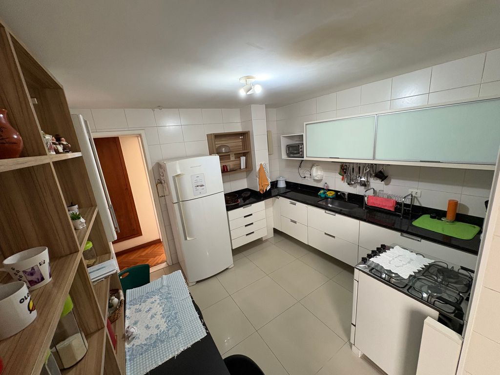 Imagens do imóveis Excelente Apartamento composto por 3 quartos em Laranjeiras e vaga de garagem