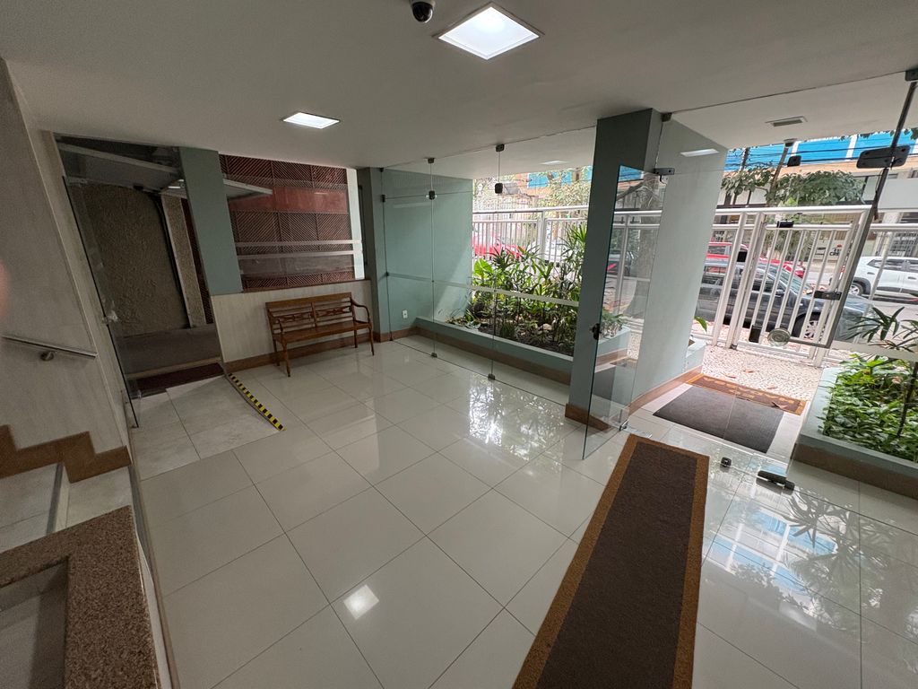 Imagens do imóveis Excelente Apartamento composto por 3 quartos em Laranjeiras e vaga de garagem