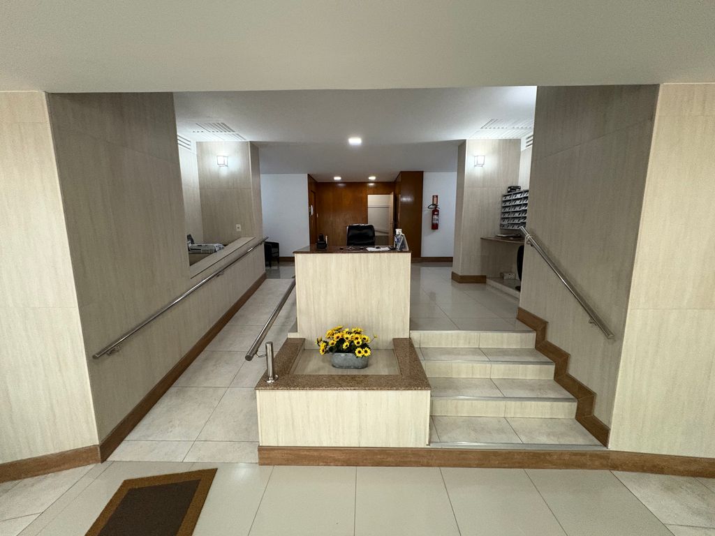 Imagens do imóveis Excelente Apartamento composto por 3 quartos em Laranjeiras e vaga de garagem