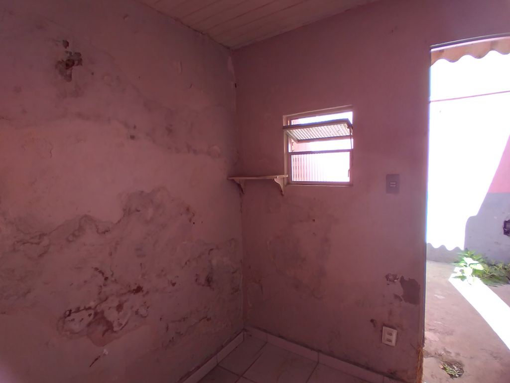 Imagens do imóveis Casa à Venda com 2 quartos, 1 banheiro e 55m² por R$ 280.000