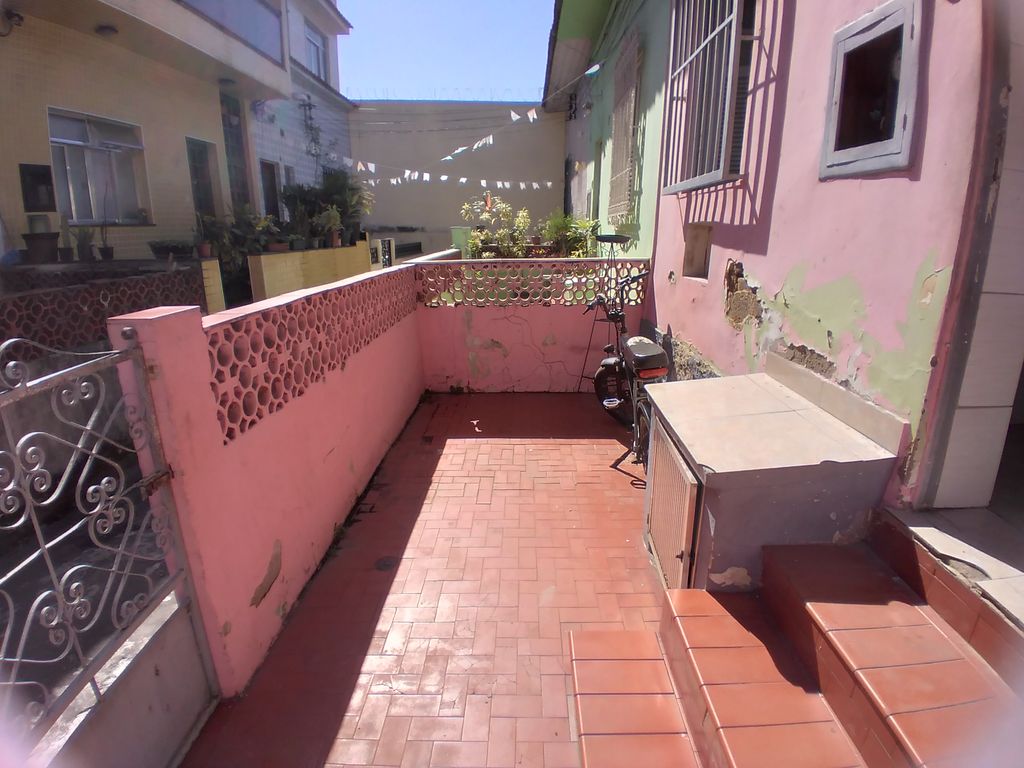 Imagens do imóveis Casa à Venda com 2 quartos, 1 banheiro e 55m² por R$ 280.000