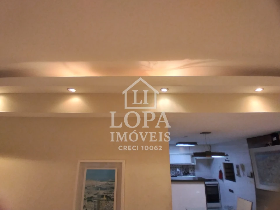 Imagens do imóveis Um apartamento dividido em dois, à venda em Copacabana com cento e vinte metros por  um milhão e quarenta mil reais