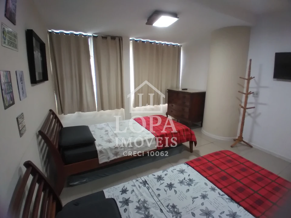 Imagens do imóveis Um apartamento dividido em dois, à venda em Copacabana com cento e vinte metros por  um milhão e quarenta mil reais