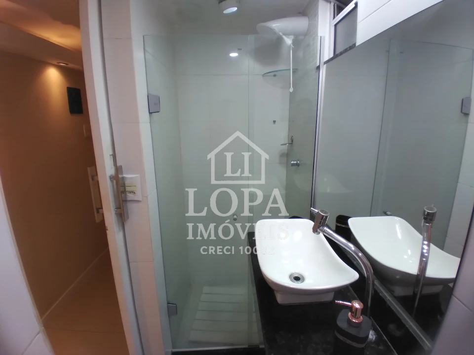 Imagens do imóveis Um apartamento dividido em dois, à venda em Copacabana com cento e vinte metros por  um milhão e quarenta mil reais