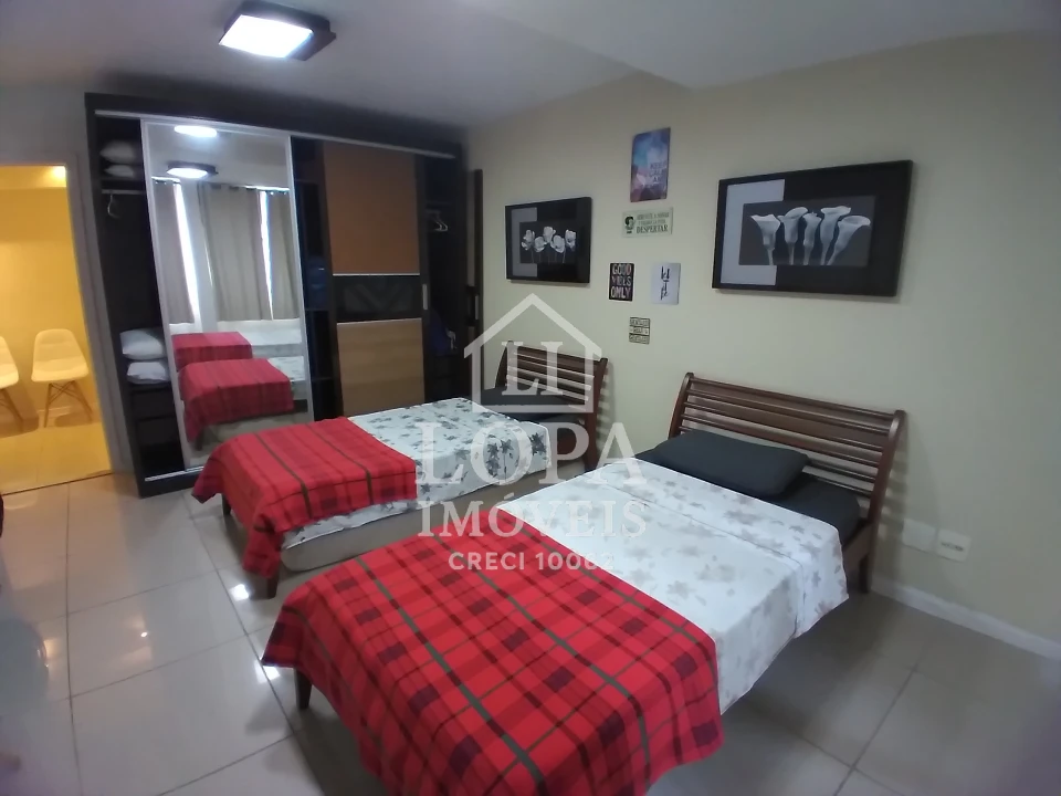 Imagens do imóveis Um apartamento dividido em dois, à venda em Copacabana com cento e vinte metros por  um milhão e quarenta mil reais