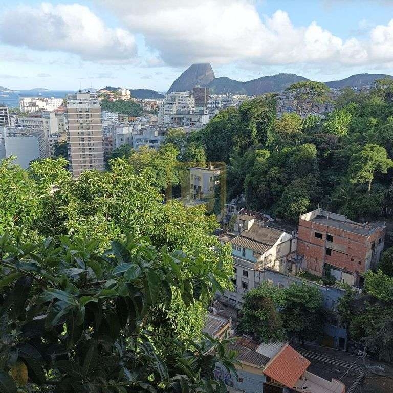 Imagens do imóveis Apartamento em Santa Teresa com Dois Quartos e Dependência