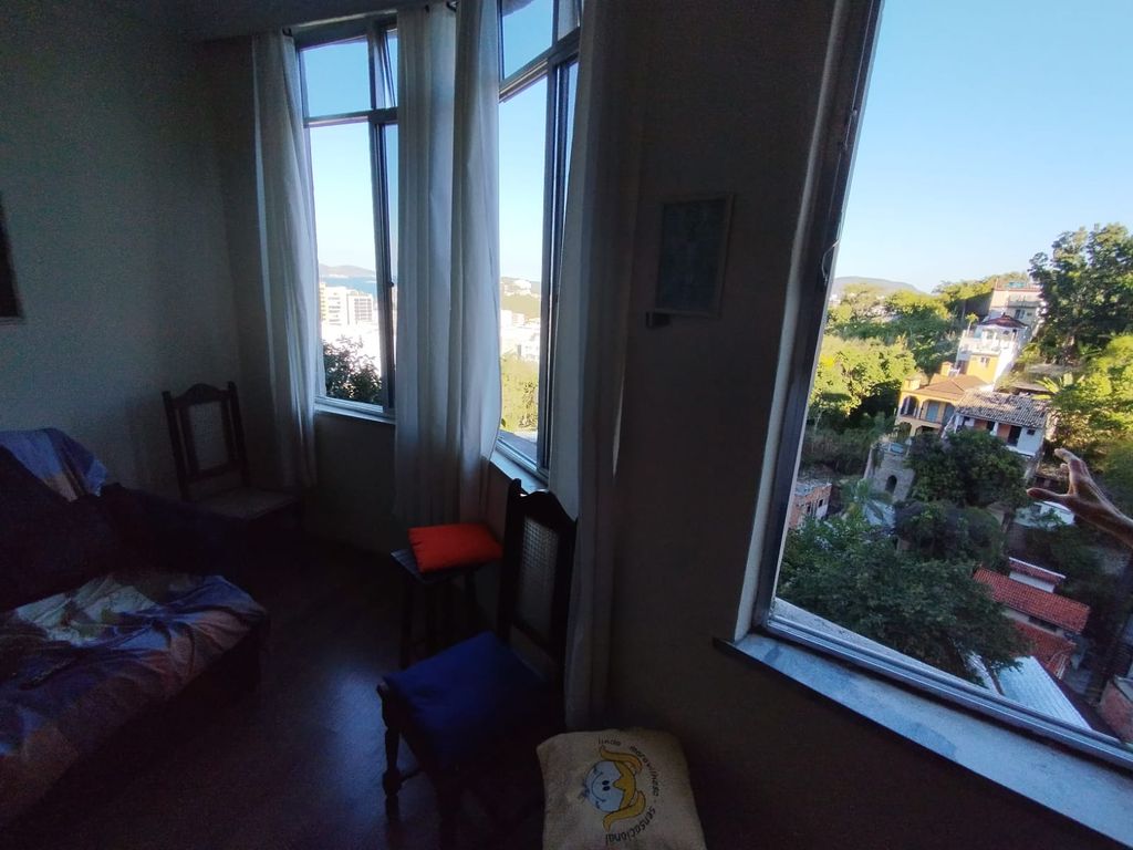 Imagens do imóveis Apartamento em Santa Teresa com Dois Quartos e Dependência