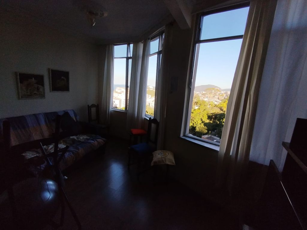Imagens do imóveis Apartamento em Santa Teresa com Dois Quartos e Dependência