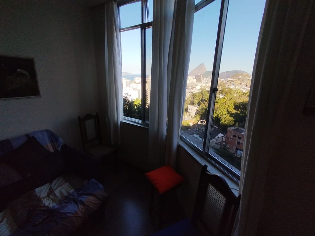 Imagens do imóveis Apartamento em Santa Teresa com Dois Quartos e Dependência