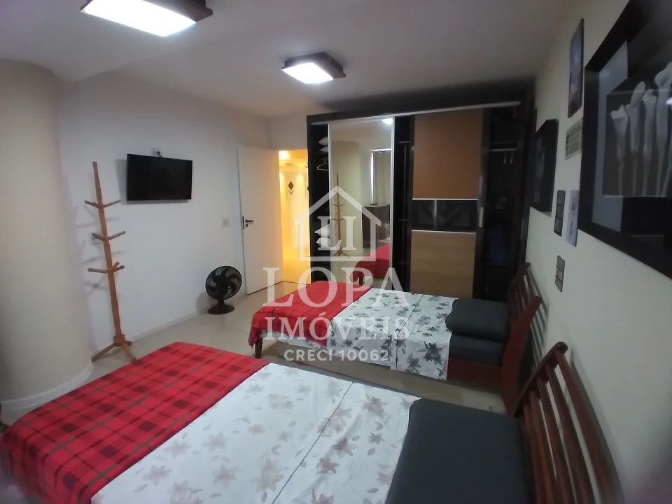 Imagens do imóveis Um apartamento dividido em dois, à venda em Copacabana com cento e vinte metros por  um milhão e quarenta mil reais